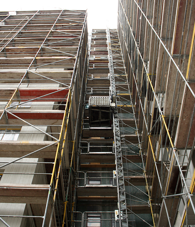 Obra haciendo una rehabilitación de un edificio